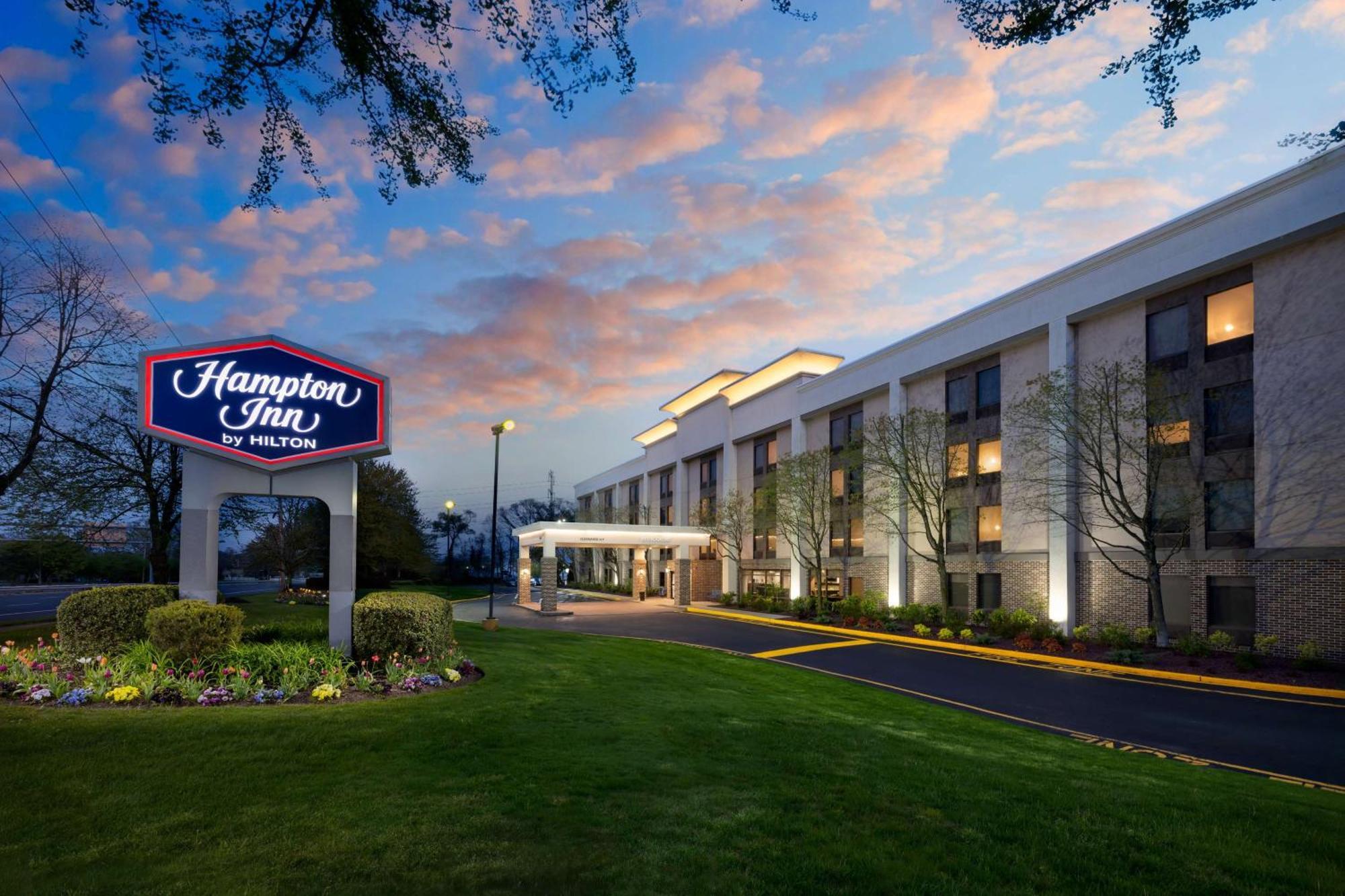 Hampton Inn Long Island/Islandia Exterior photo